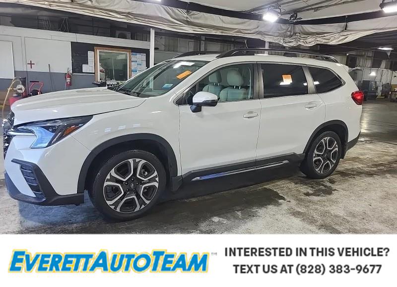 2023 Subaru Ascent Limited's photo