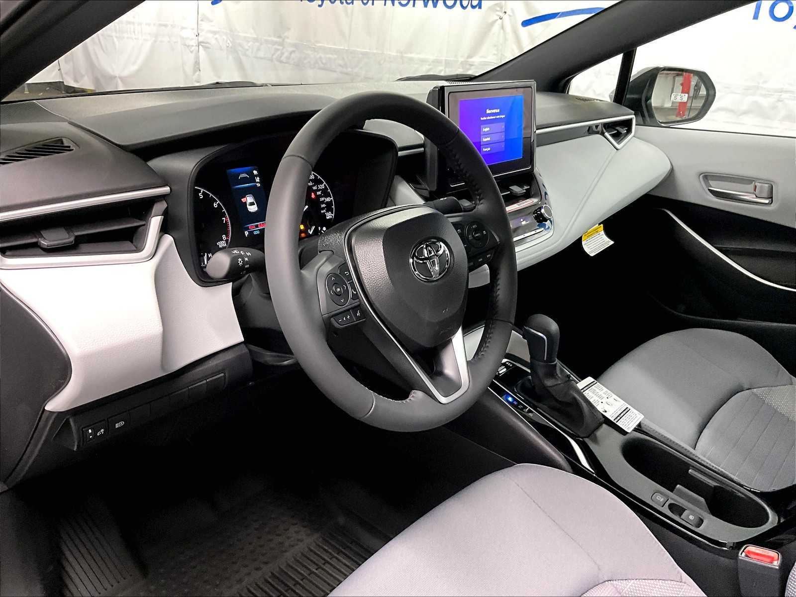 2025 Toyota Corolla SE photo 8