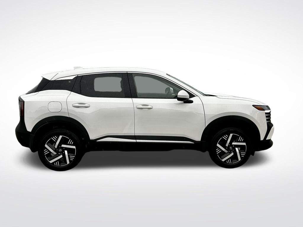 2025 Nissan Kicks SV photo 5