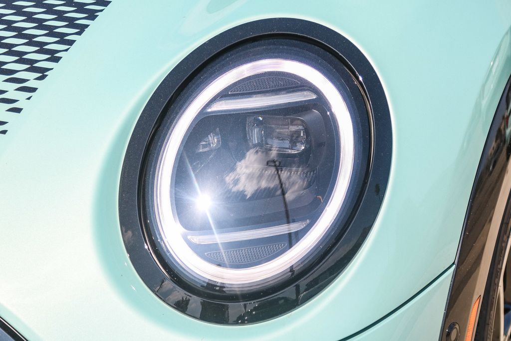 2026 Mini Cooper 4 Door Hardtop S Iconic photo 6