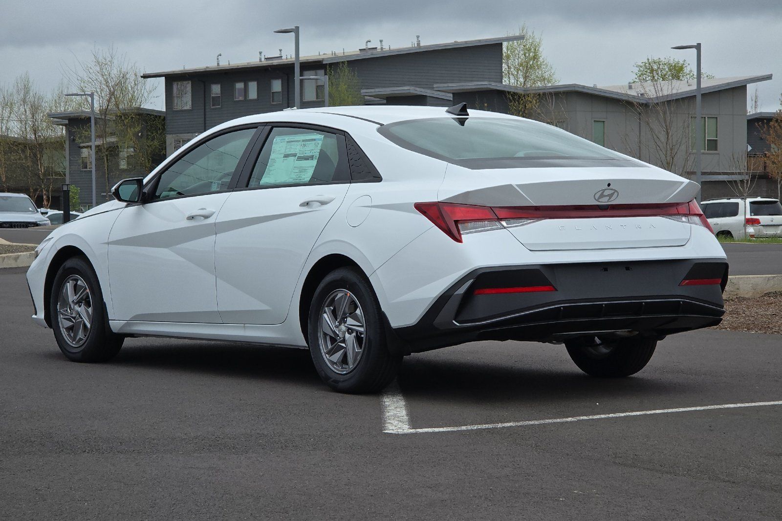 2025 Hyundai Elantra SE photo 5