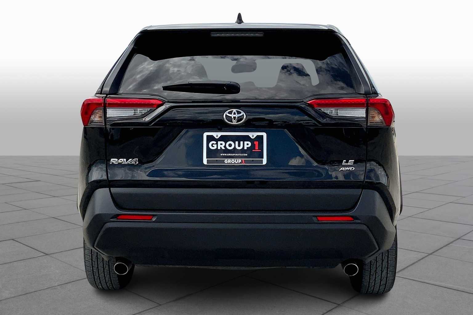 2024 Toyota RAV4 LE photo 4