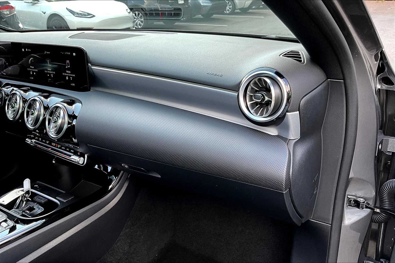 2022 Mercedes Benz A 220 photo 17