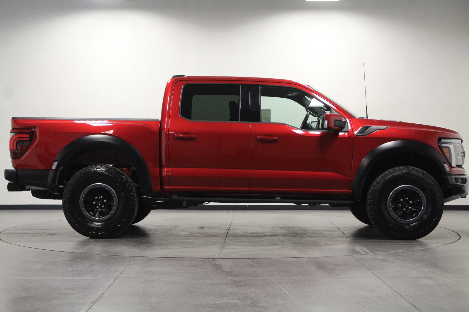 2024 Ford F-150 Raptor photo 2