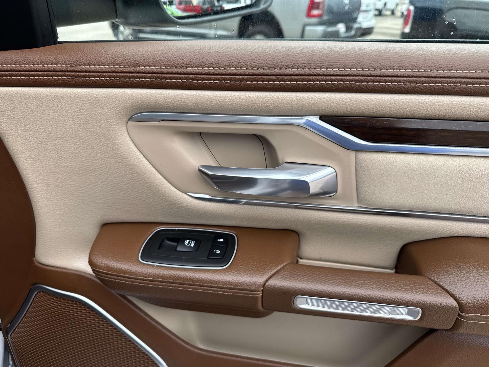 2022 Ram 1500 Laramie photo 12