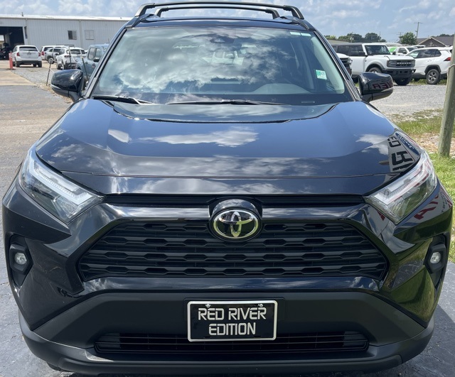 2023 Toyota RAV4 XLE Premium photo 3