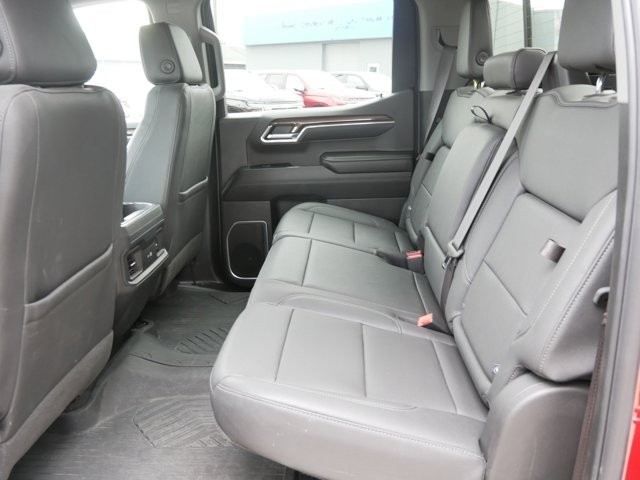 2024 Chevrolet Silverado 1500 RST photo 8