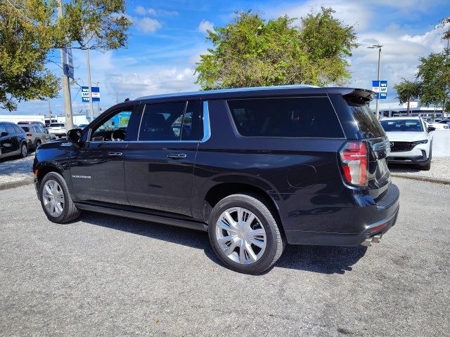 2023 Chevrolet Suburban High Country photo 3