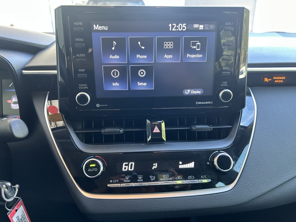 2022 Toyota Corolla LE photo 8