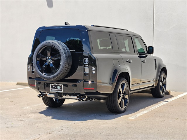 2025 Land Rover Defender 130 V8 photo 4