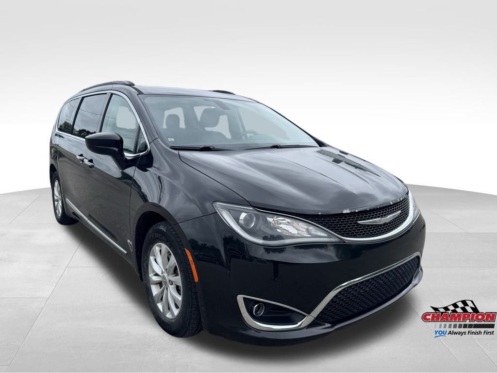 2017 Chrysler Pacifica Touring L photo 7