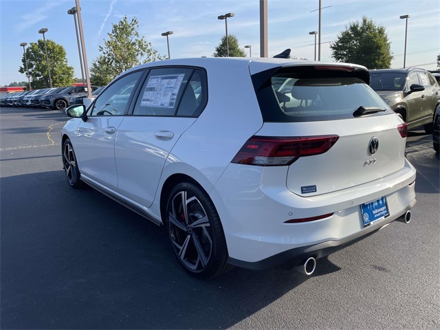 2025 Volkswagen Golf GTI SE photo 3