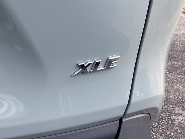 2023 Toyota RAV4 XLE photo 22