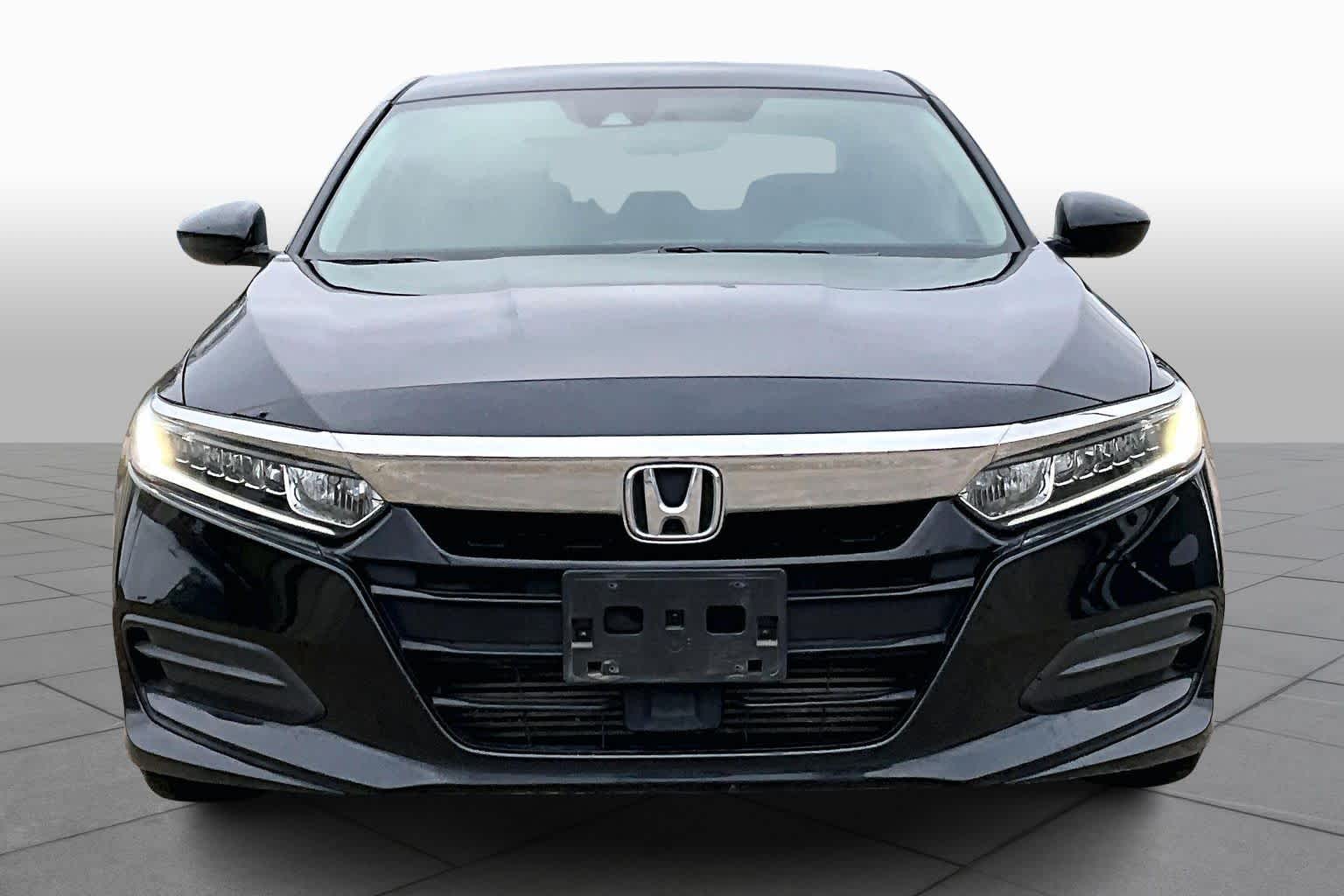 2019 Honda Accord LX 1.5T photo 3