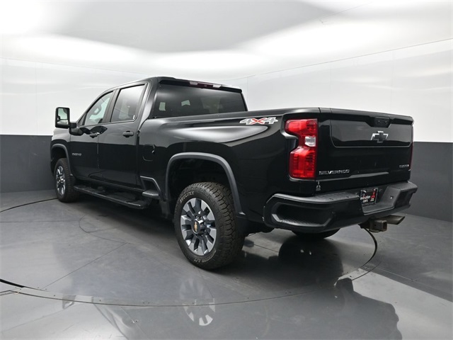 2024 Chevrolet Silverado 2500HD Custom photo 3