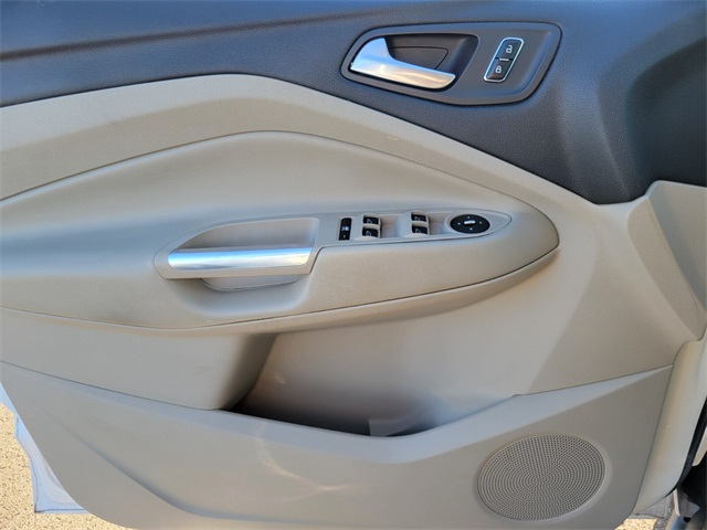 2014 Ford C-Max Hybrid SEL photo 15