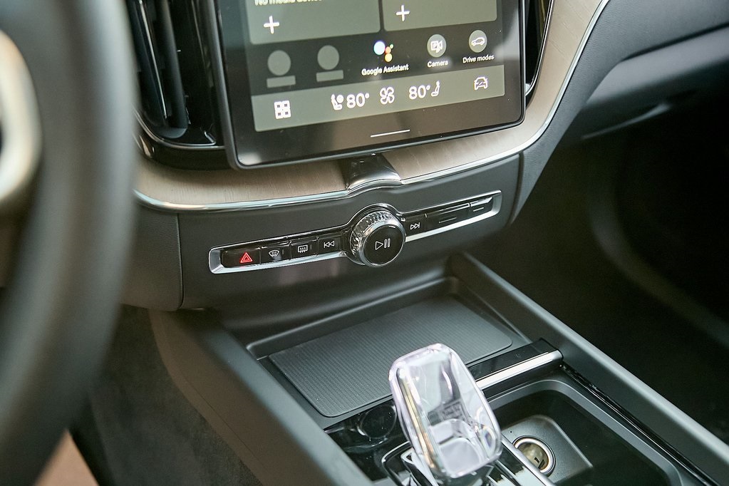 2026 VOLVO XC60 - Image 14