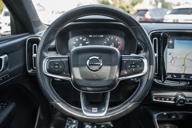 2019 Volvo XC40 R-Design photo 23