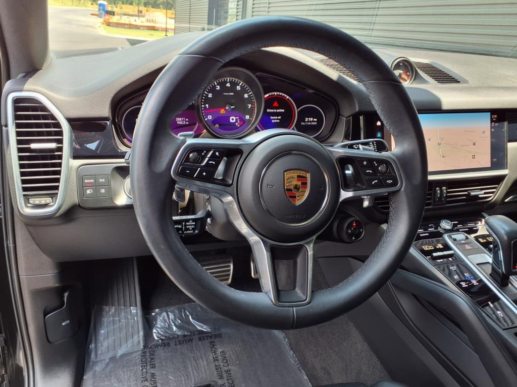 2023 Porsche Cayenne S Platinum Edition photo 4