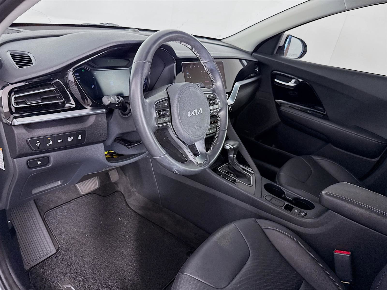 2022 Kia Niro Touring Special Edition photo 8