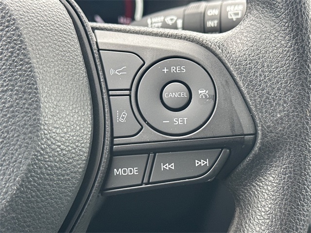 2024 Toyota RAV4 XLE photo 18
