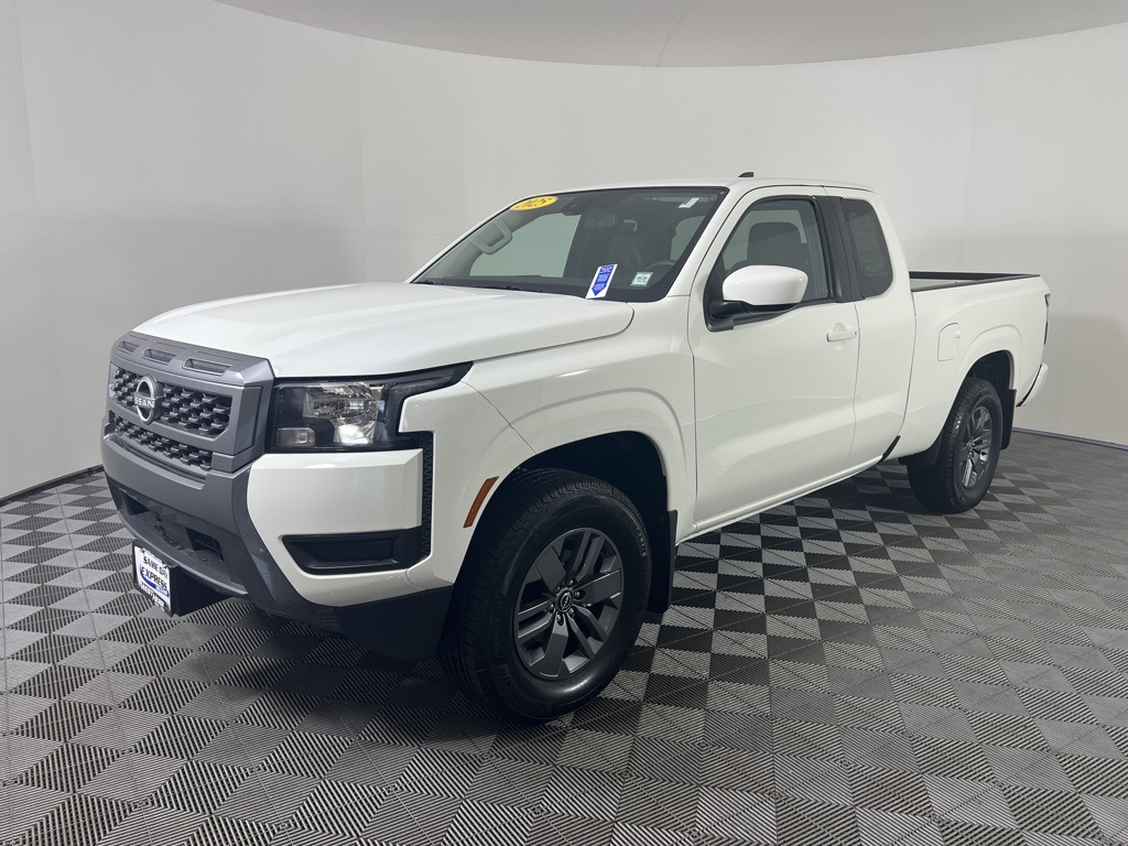 2025 Nissan Frontier SV photo 7