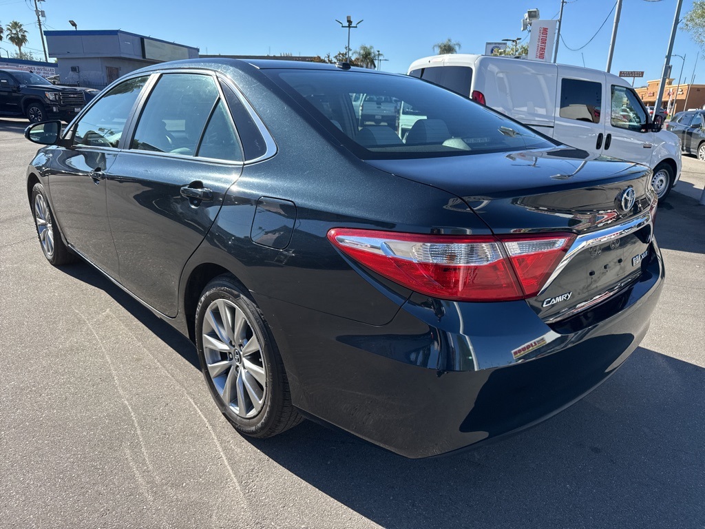 2017 Toyota Camry SE XLE Hybrid photo 3