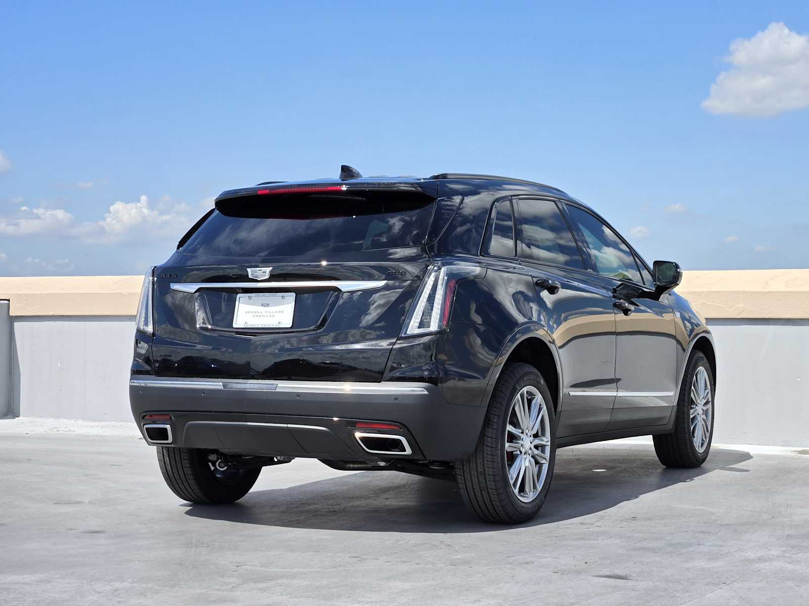 2025 Cadillac XT5 Sport photo 4