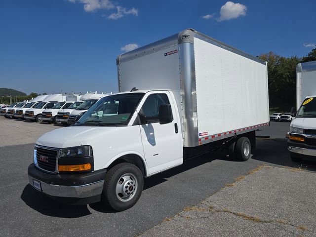 2025 Gmc Savana Cutaway 3500 photo 2