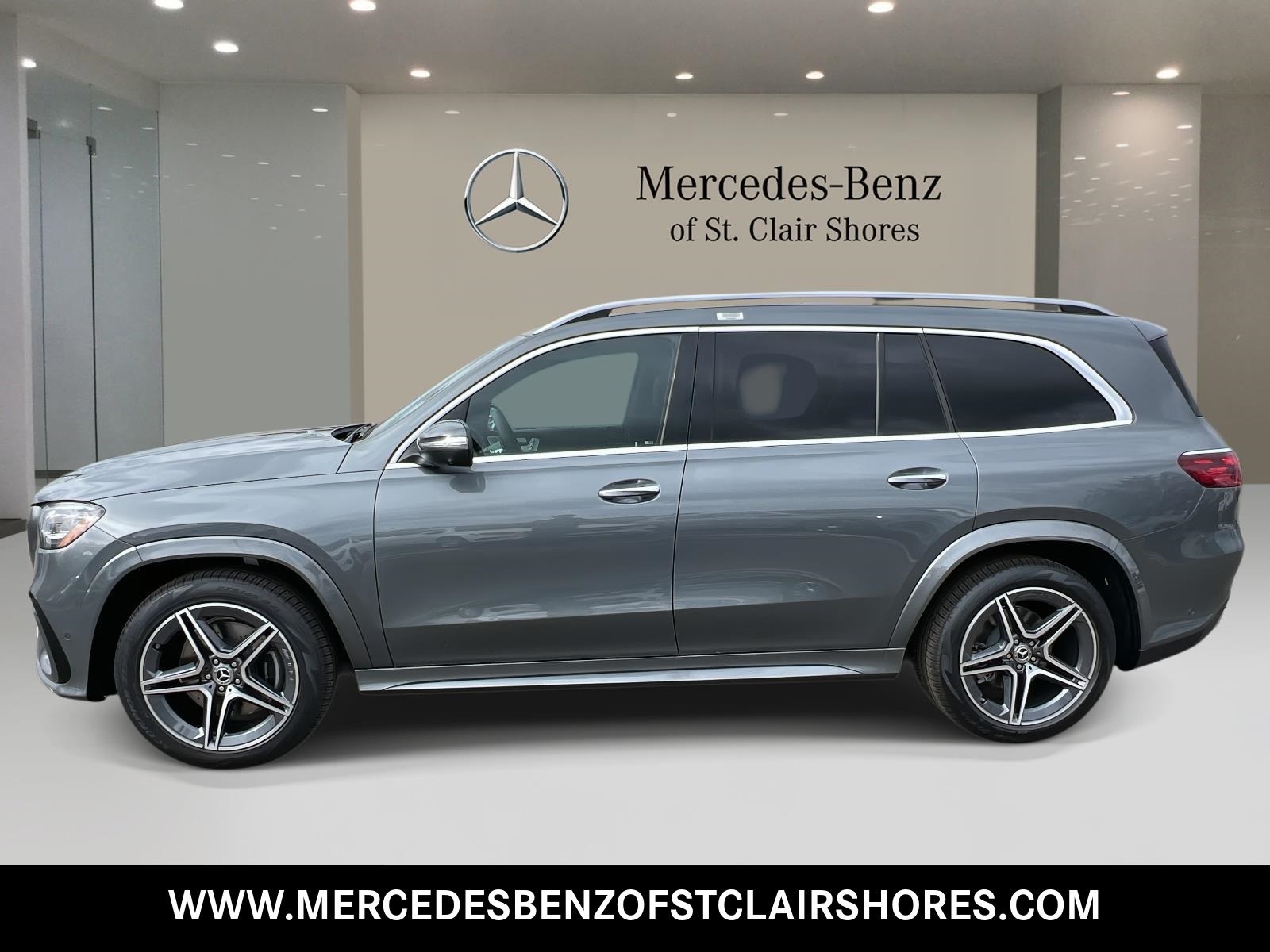 2025 Mercedes Benz GLS 450 4MATIC photo 2