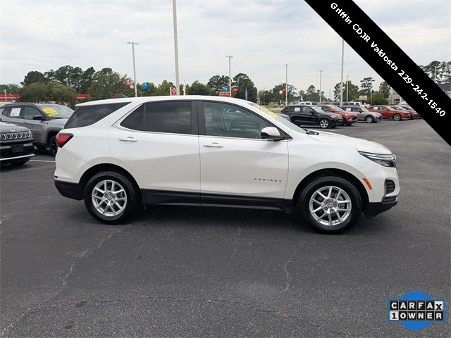 2024 Chevrolet Equinox LT photo 2