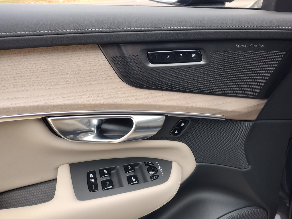 2026 VOLVO XC90 - Image 10