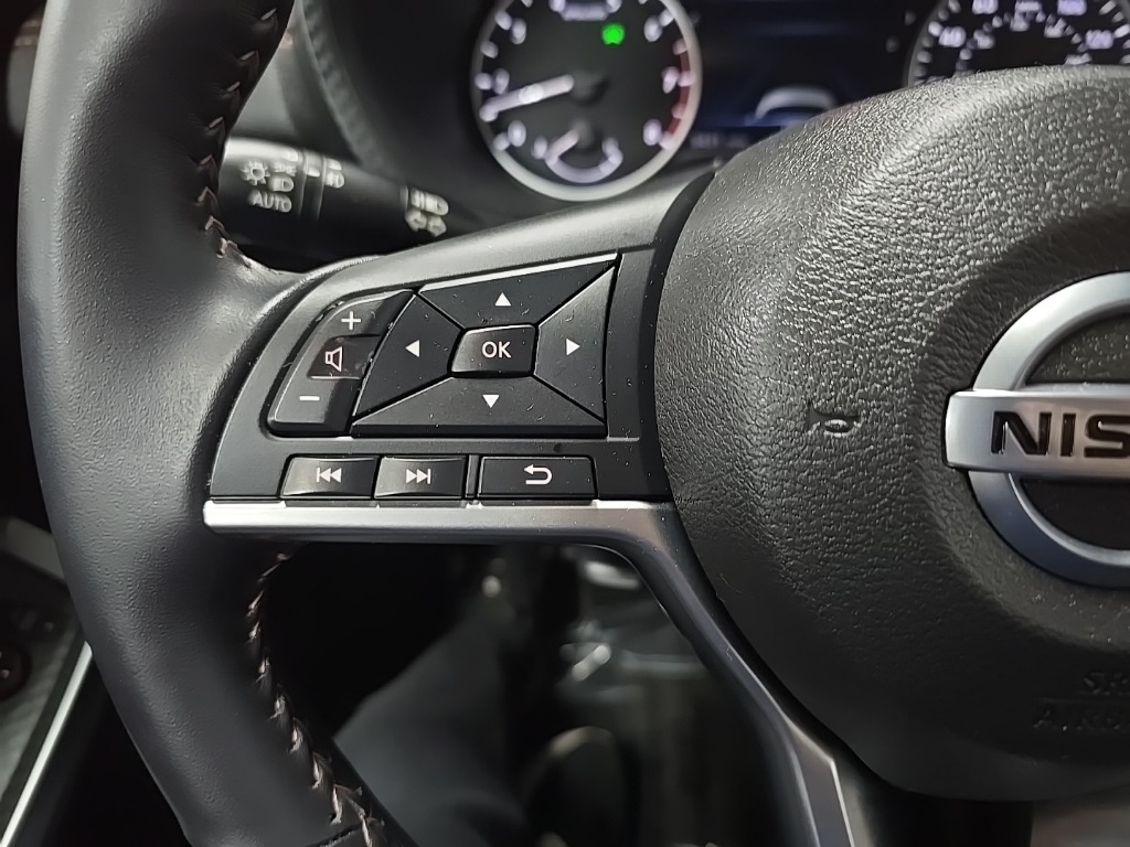 2021 Nissan Sentra SR photo 18