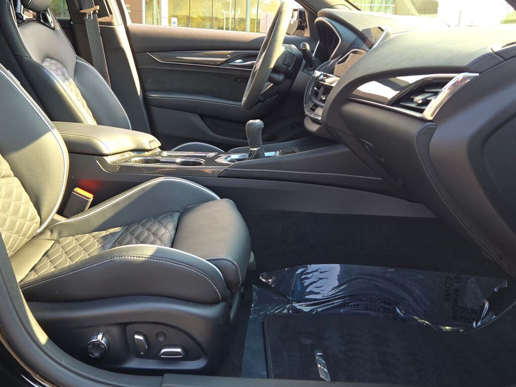 2022 Cadillac CT5 V photo 6