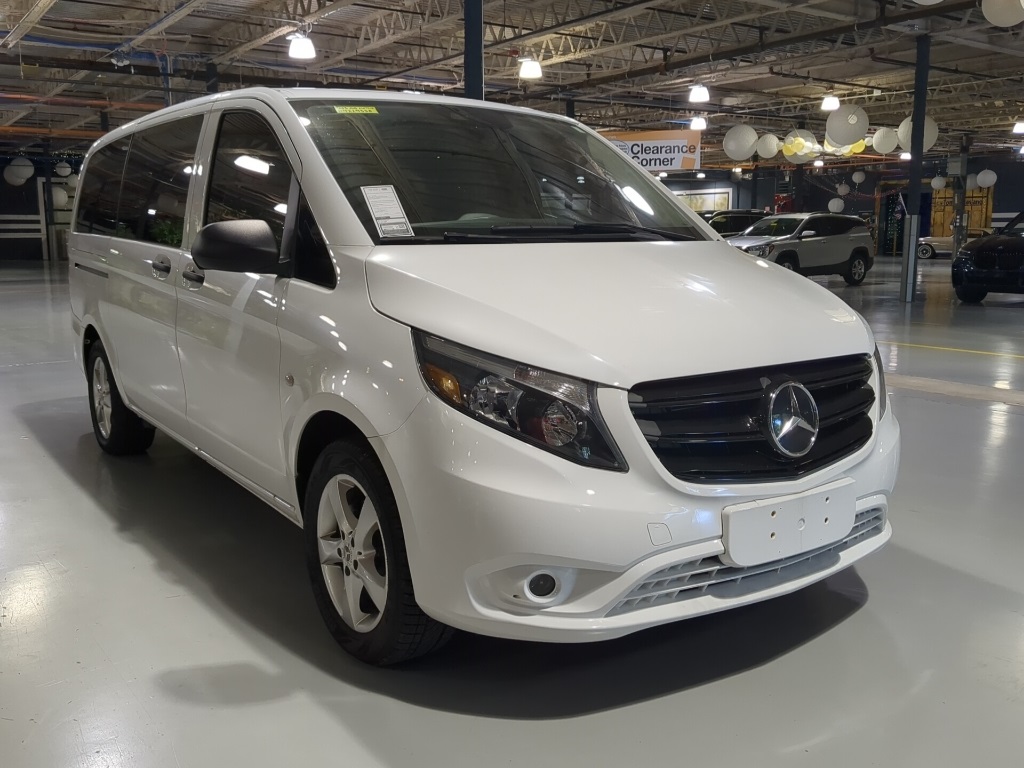 2023 Mercedes Benz Metris Passenger Van photo 3