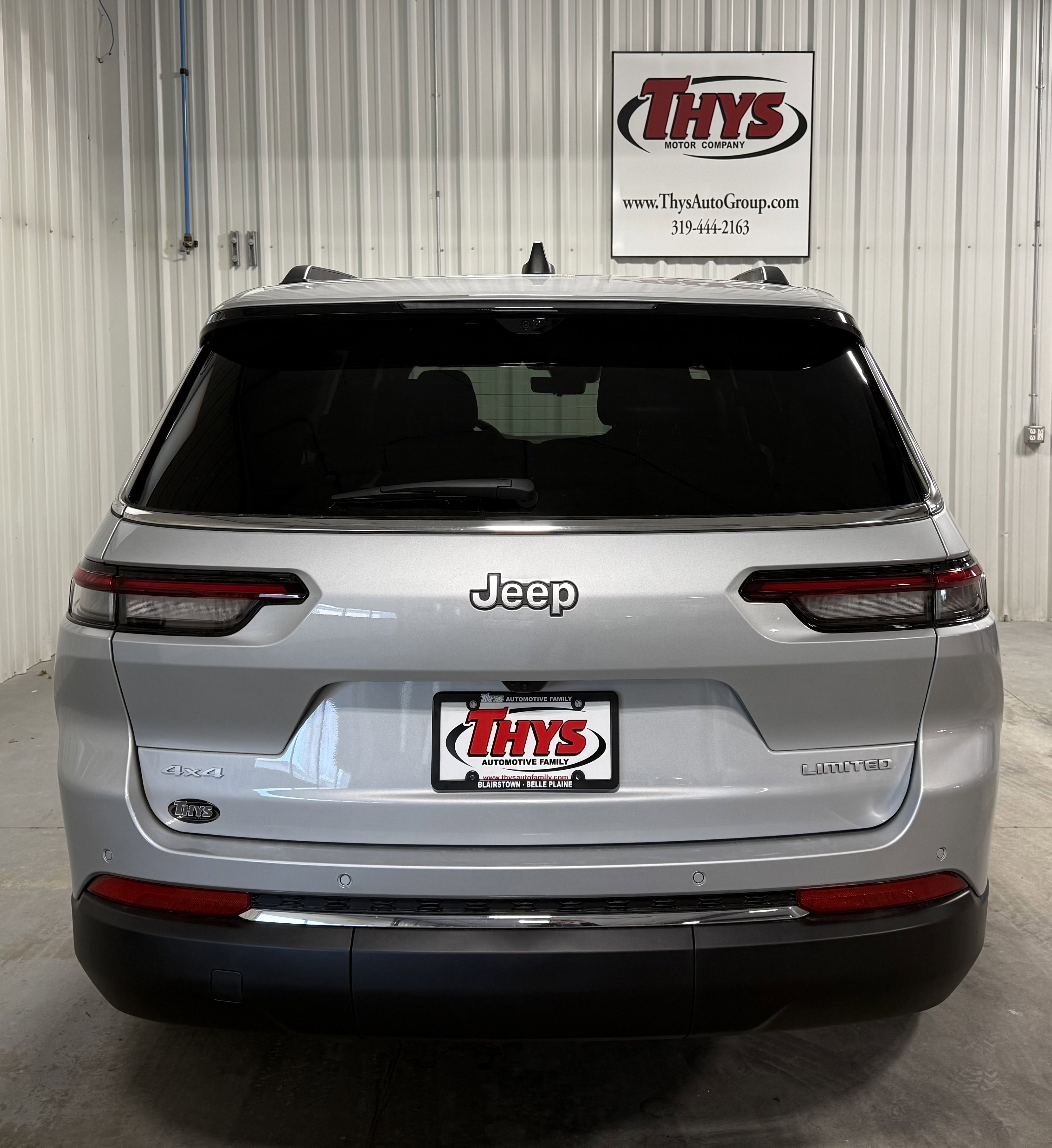 2025 Jeep Grand Cherokee Limited photo 2