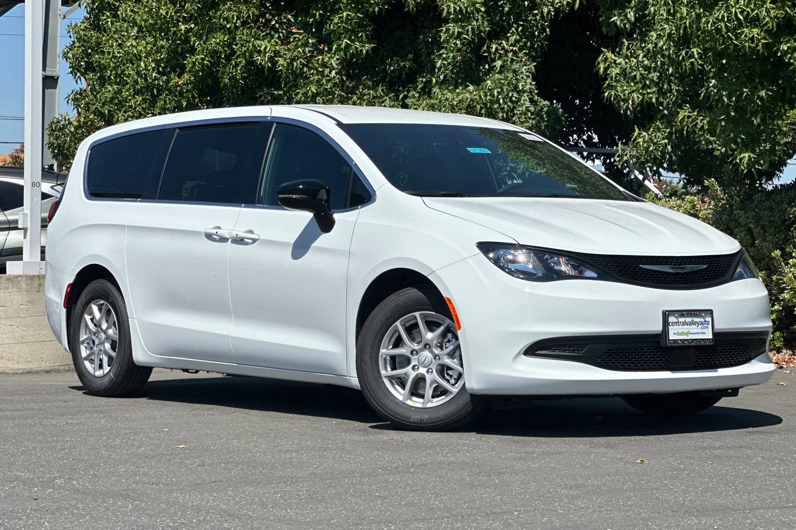 2026 Chrysler Voyager LX photo 2