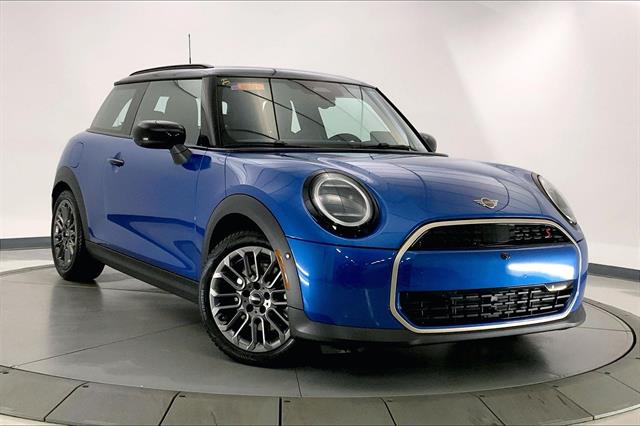 2025 MINI Hardtop 2 Door S's photo