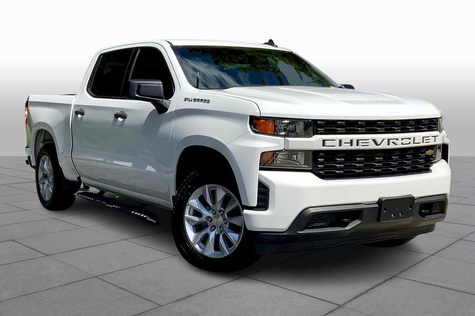 2020 Chevrolet Silverado 1500 Custom photo 2
