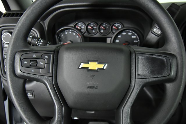 2026 Chevrolet Silverado 1500 photo 2