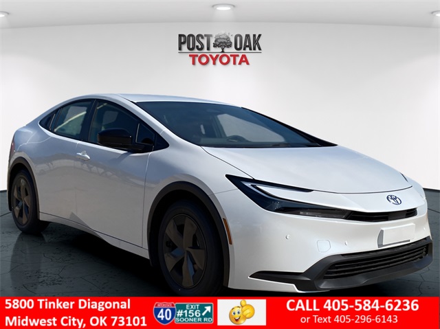 2026 Toyota Prius LE photo 2