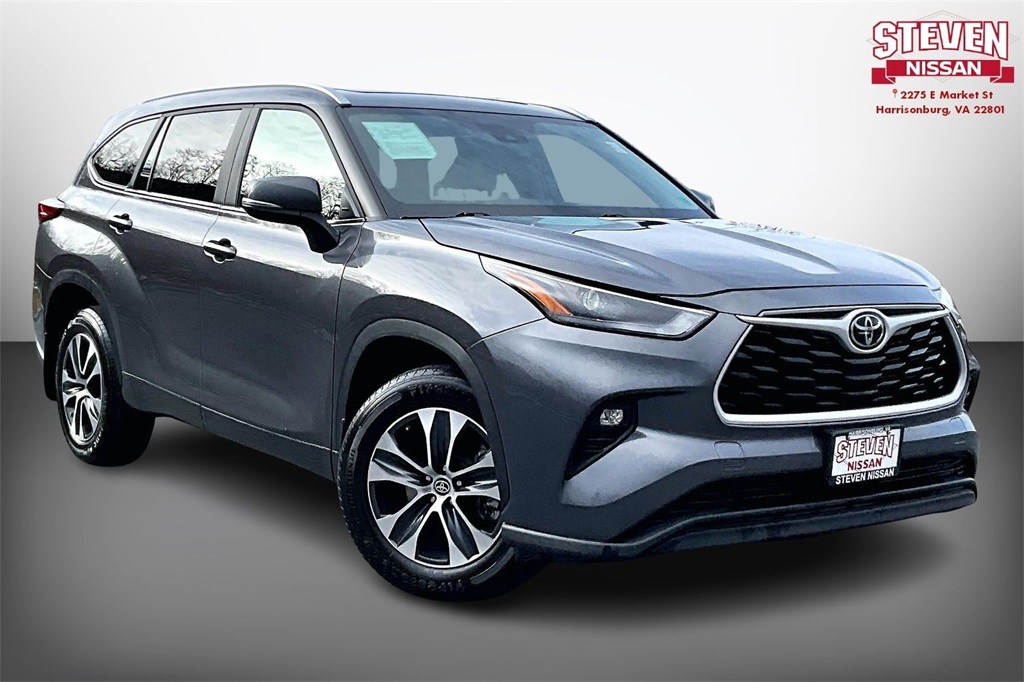 2023 Toyota Highlander XLE's photo