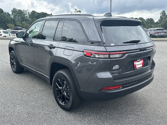 2025 Jeep Grand Cherokee Altitude X photo 3