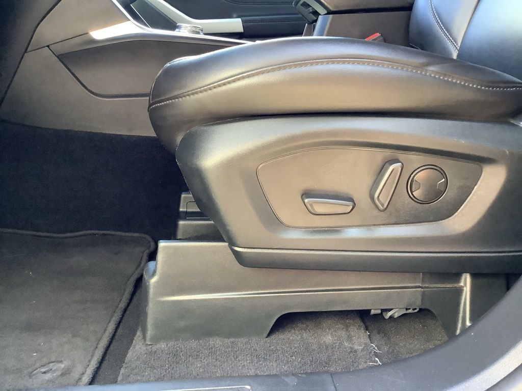2024 Ford Explorer XLT photo 23
