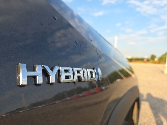 2019 Toyota RAV4 Hybrid XLE photo 15