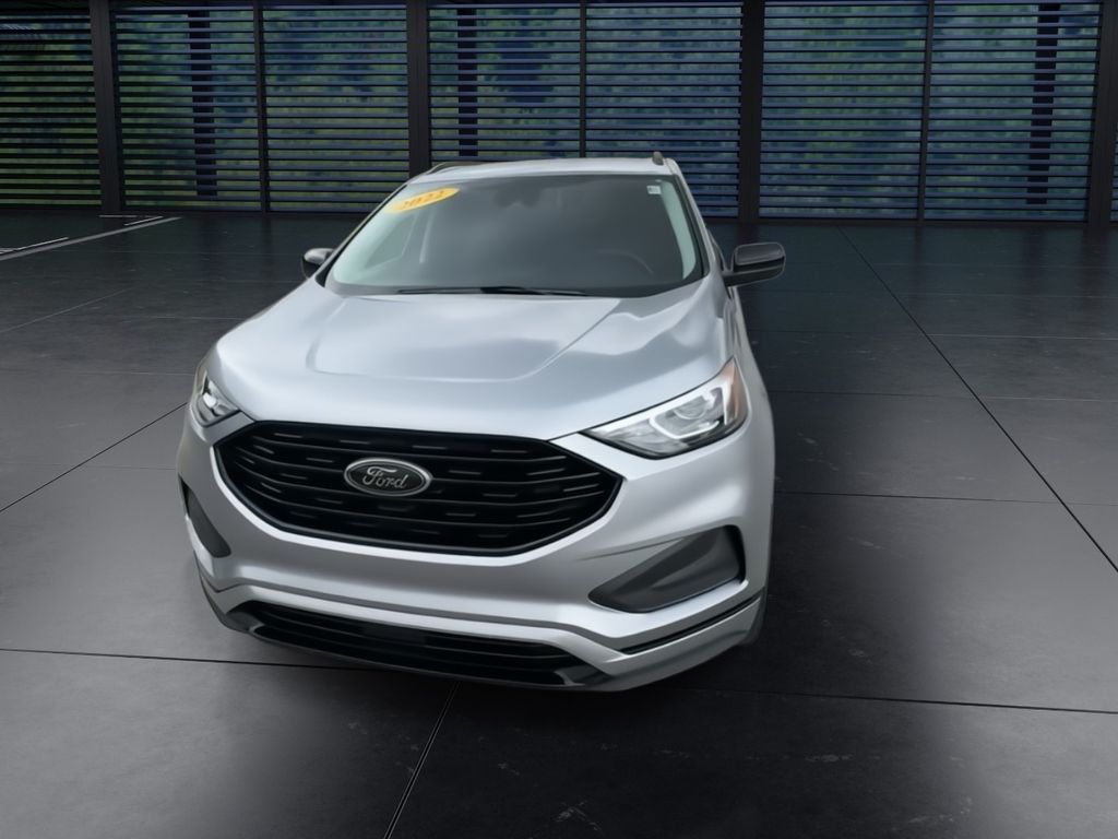 2022 Ford Edge SE photo 3