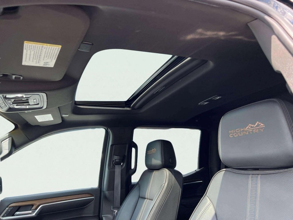 2022 Chevrolet Silverado 1500 High Country photo 19