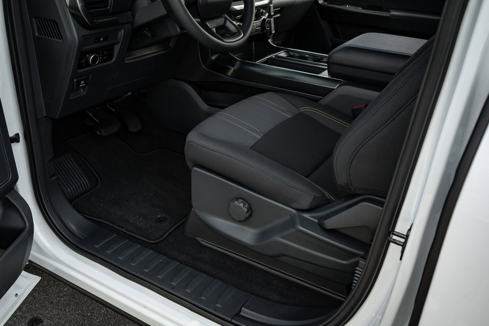 2025 Ford F-150 STX photo 14