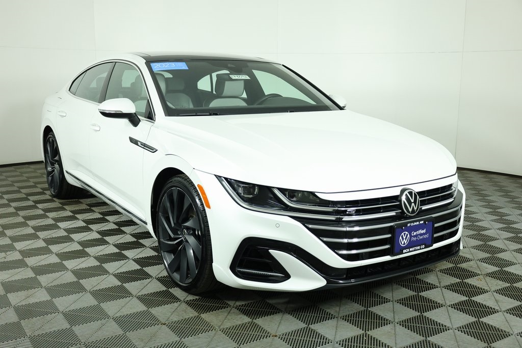 2023 Volkswagen Arteon SEL R-Line's photo
