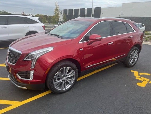 2025 Cadillac XT5 Premium Luxury photo 2